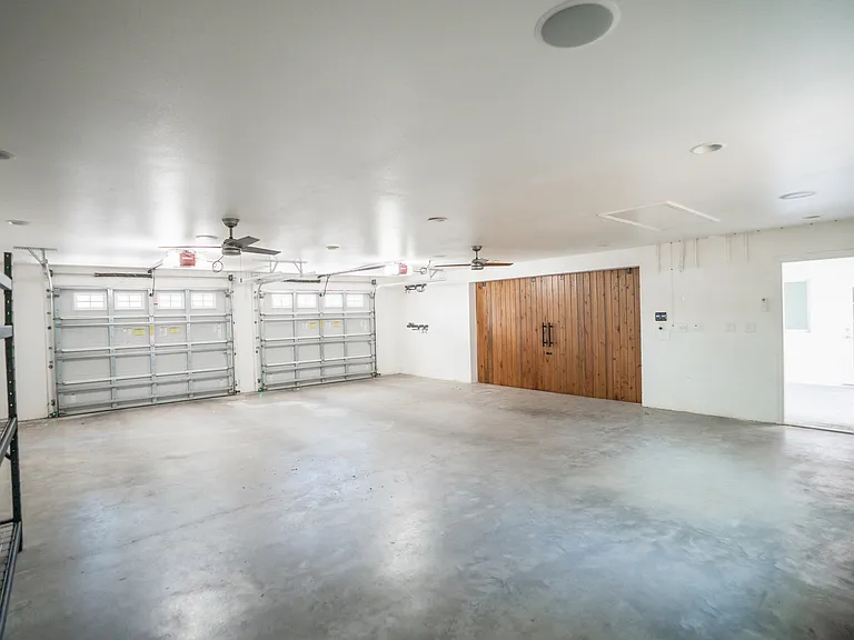 4819 W San Miguel St — Photo 12