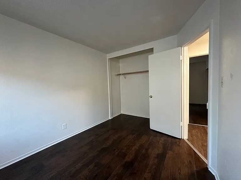 25888 Gading Rd — Photo 5