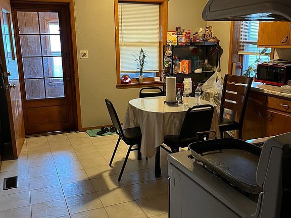 2nd image of 4449 S Francisco Ave #2