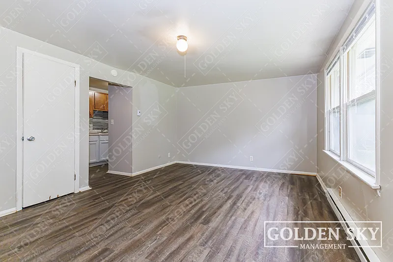 2 bed, 1.0 bath, 500 sqft, $795 — Photo 3