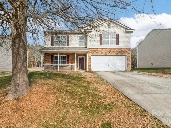 3902 Larkhaven Village Dr, Charlotte, NC 28215