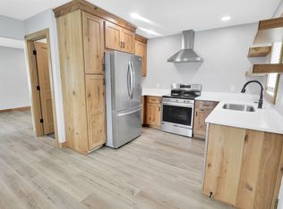 53 Brook Cir, Pella, IA 50219