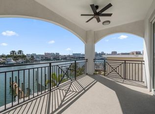 211 Dolphin Point #203, Clearwater, FL 33767
