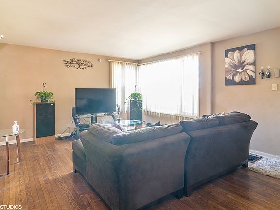2nd image of 242 Marshall Ave
