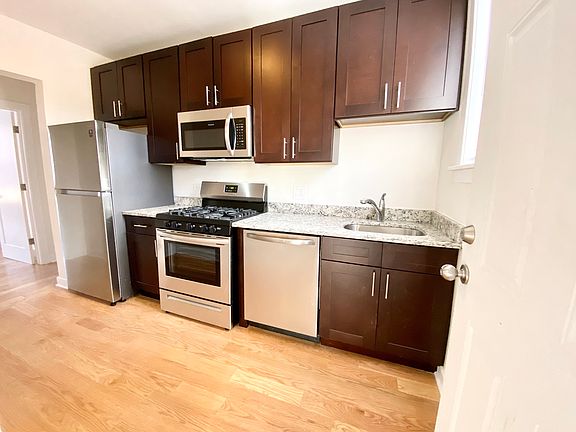 2nd image of 1628 W Lunt Ave #2A