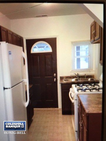 2nd image of 127 Barry Ave #1/2