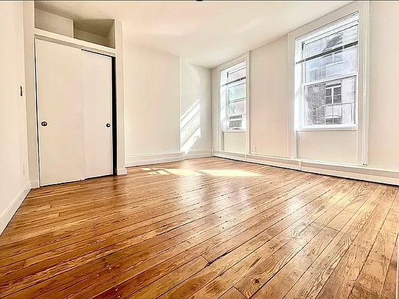 4th image of 33 Crosby St APT 2R