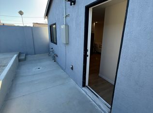 23101 Vanowen St #1/2, West Hills, CA 91307