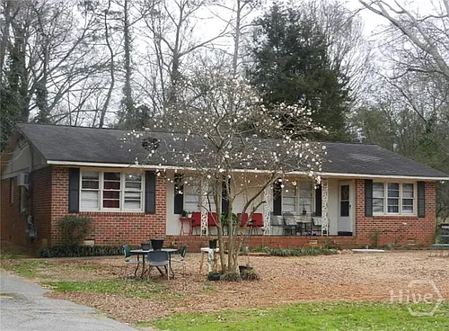 135 Springtree Rd #B Photo 1