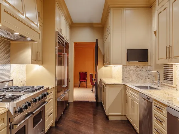 11 East 74th Street image 8 of 10