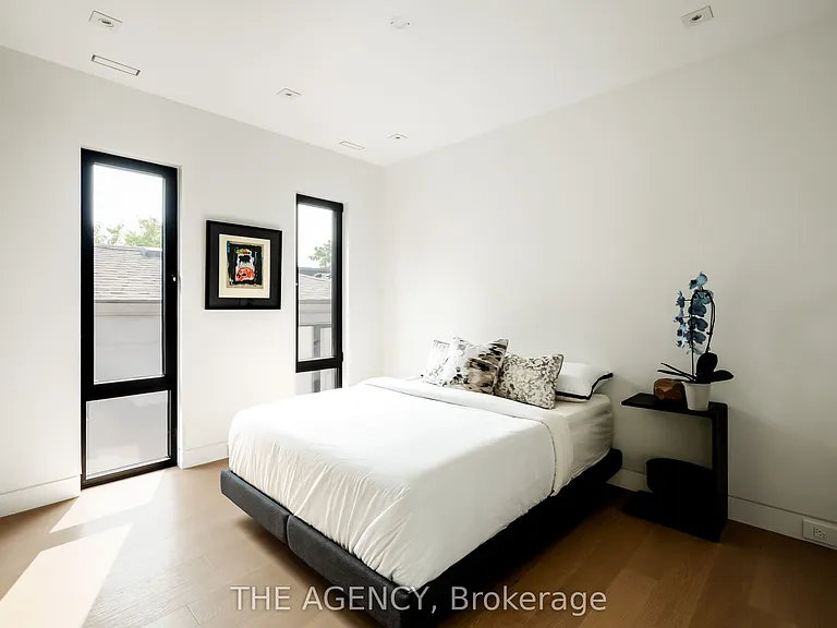 126 Sherwood Ave — Photo 32