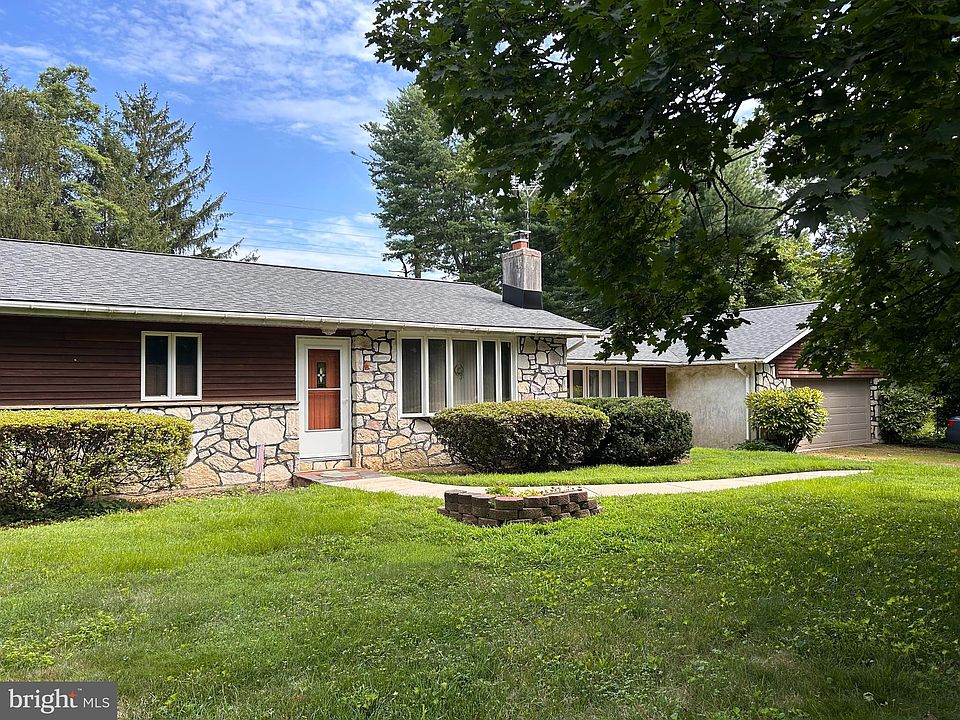 2nd image of 1502 Upper Greenbriar Rd