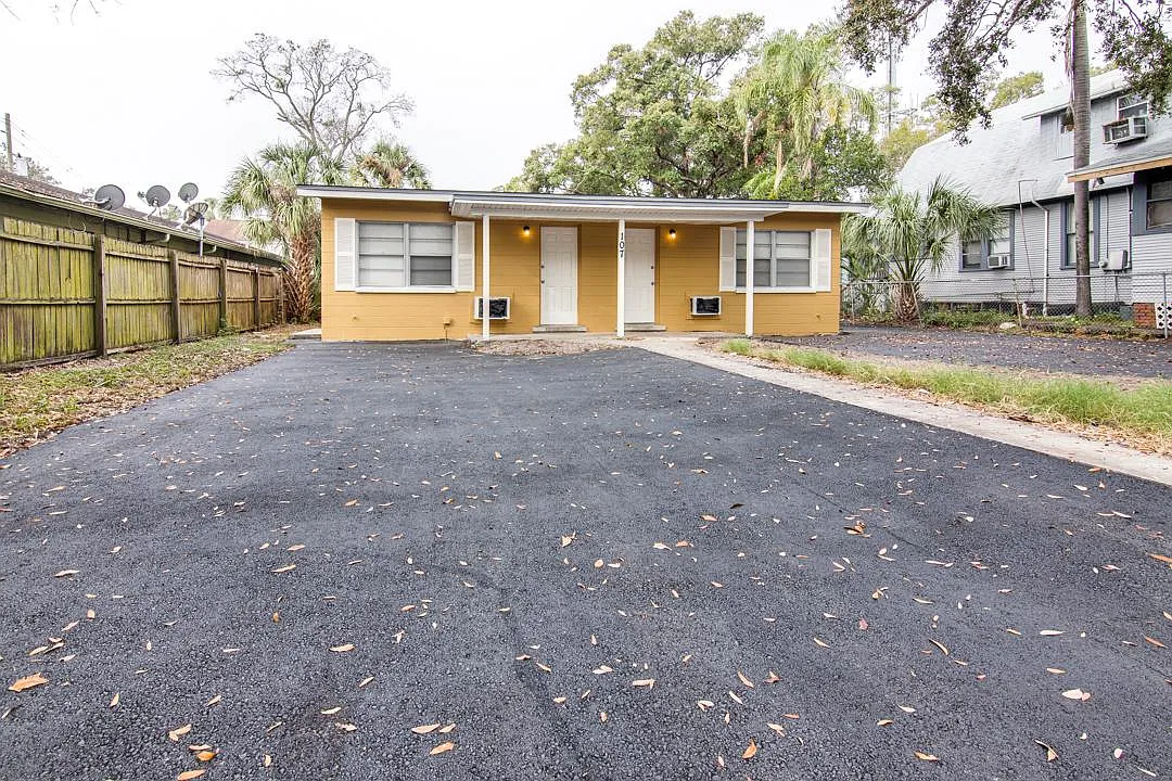 2 bed, 750 sqft, $1,300 — Photo 2