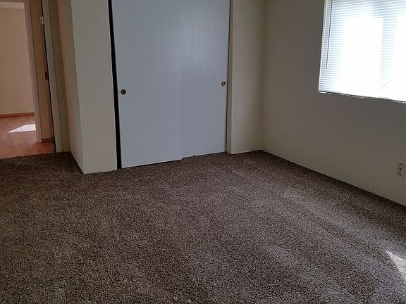 5th image of 827 Highland Ave