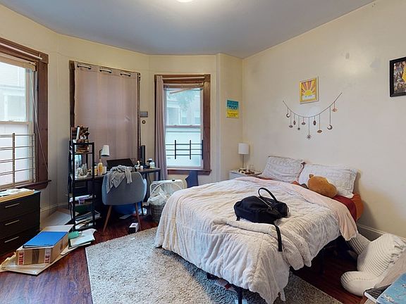 3rd image of 40 Mozart St #1