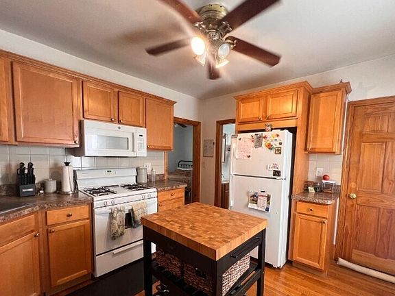 2nd image of 3 Aldie St #2