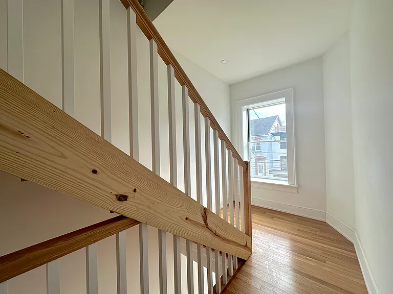 140 3rd St #3 — Photo 18