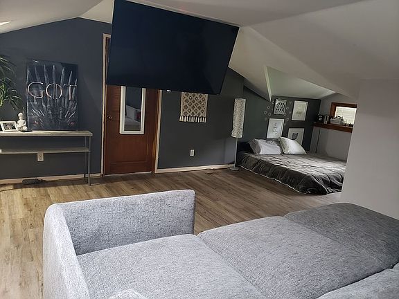 Upstairs Master Suite