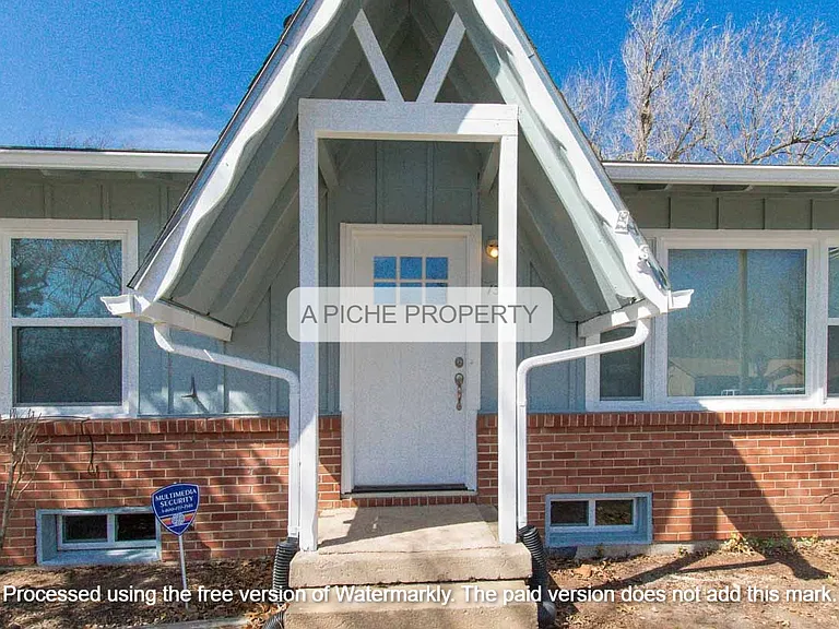 1343 N Woodlawn Blvd — Photo 1