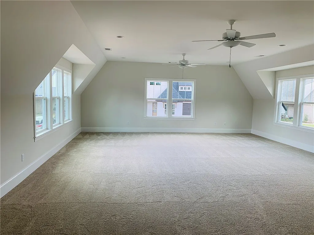 4 bed, 3.5 bath, 3032 sqft, $3,400 — Photo 4