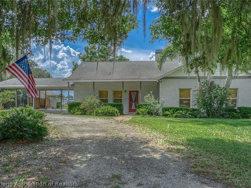 1st image of 918 Lake Dr E