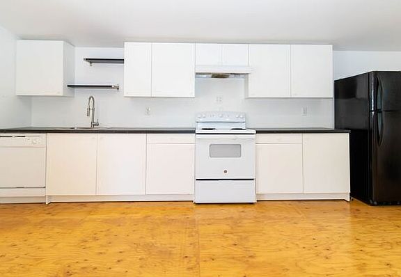 3rd image of 15323 SE Lee Ave