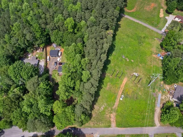 5158 W Holiday Ct SE, Acworth, GA 30102