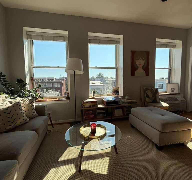 1st image of 2300 18th St NW APT 312