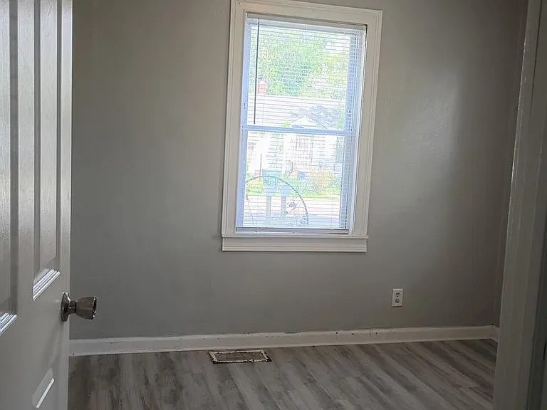 2815 & 2815 1/2 S Pershing Dr (Wynn Funds LLC) — Photo 17
