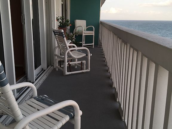 E view of ocean on terrace