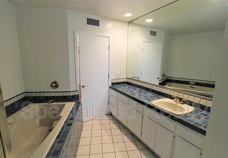 3694 Berwick Dr — Photo 11