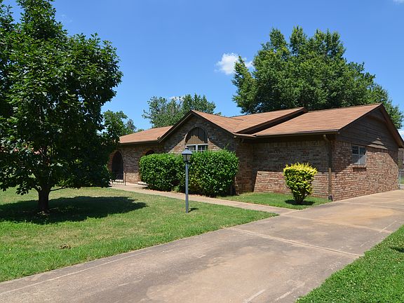 Driveway has Rear Entrance Garage