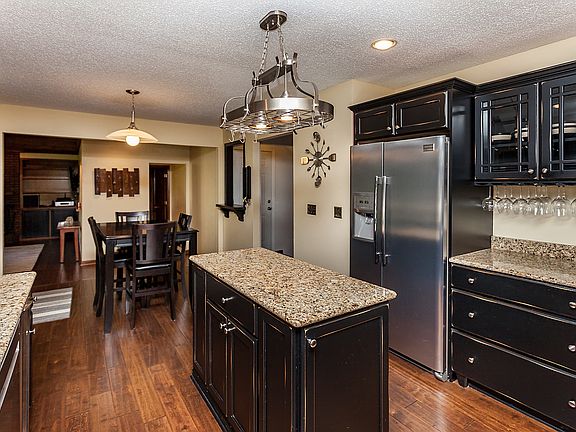 4th image of 3609 Western Hills Dr