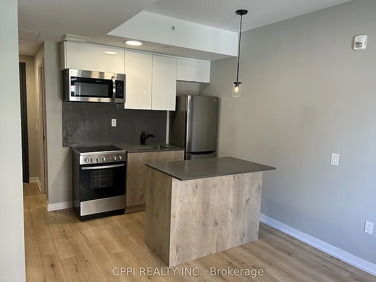 70 King St E #313 — Photo 5