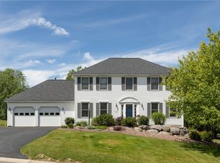 5828 Invincible Dr, Jamesville, NY 13078