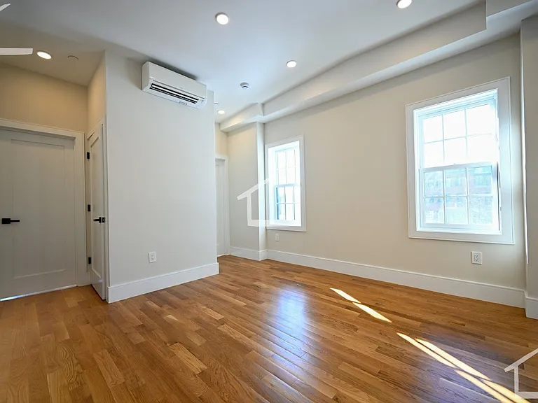 20 Winchester St #9 — Photo 14