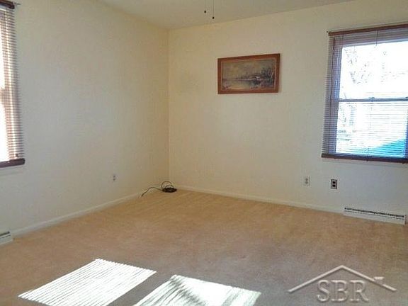 5th image of 3121 Weiss St