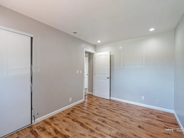3661 Slopeview Dr — Photo 43