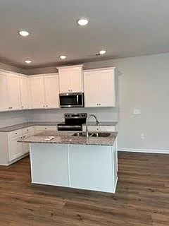 3 bed, 2.5 bath, 1467 sqft, $2,200 — Photo 4