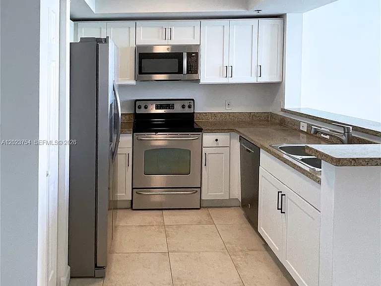 1723 SW 2nd Ave #705 — Photo 3