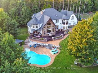 6 Pinehurst Ln, Springwater, ON L9X0C7