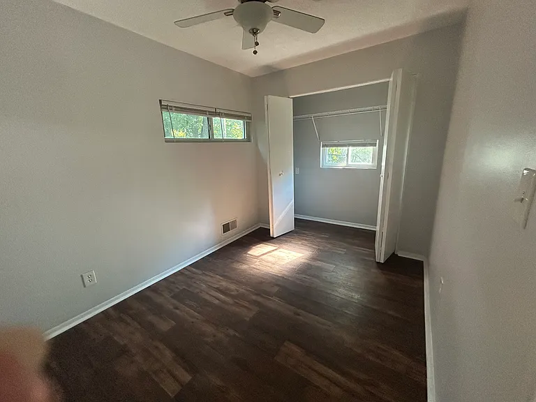 304 S Bayly Ave — Photo 11