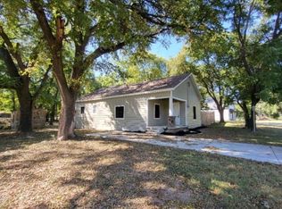206 N Buffalo St, Chico, TX 76431