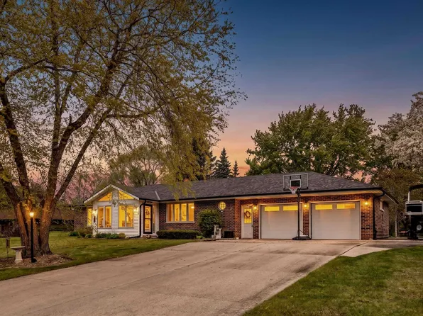388 Palmer Ave, Green Lake, WI 54941