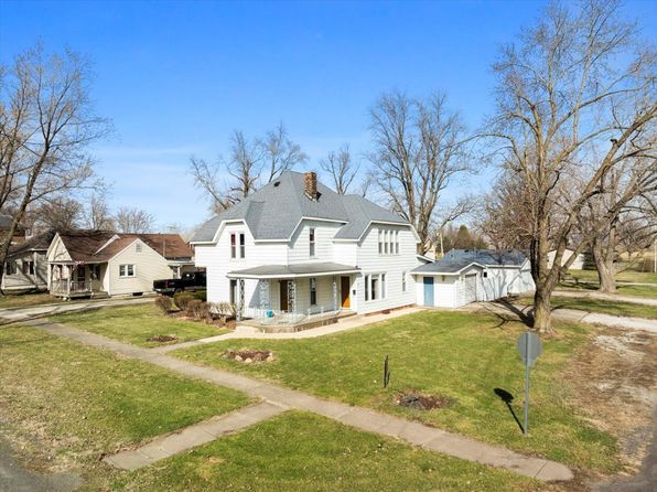 400 S 2nd St, Wapella, IL 61777