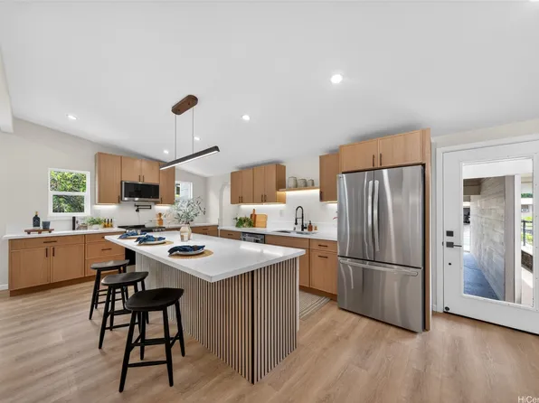 286 Hoomalu St, Pearl City, HI 96782