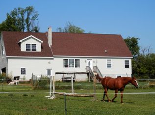 30 Lone Turkey Ln, Beach Lake, PA 18405