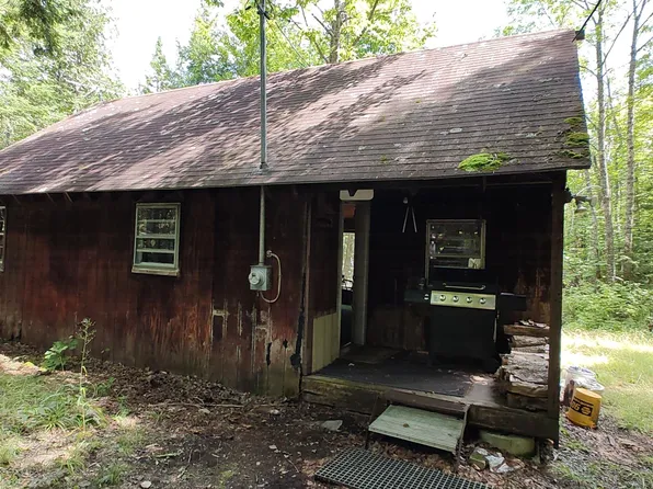 121 Bennett Pond Rd Road, Parkman, ME 04443