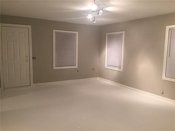3rd image of 2402 Brewster St