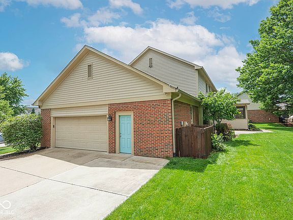 3rd image of 4826 Essex Ct